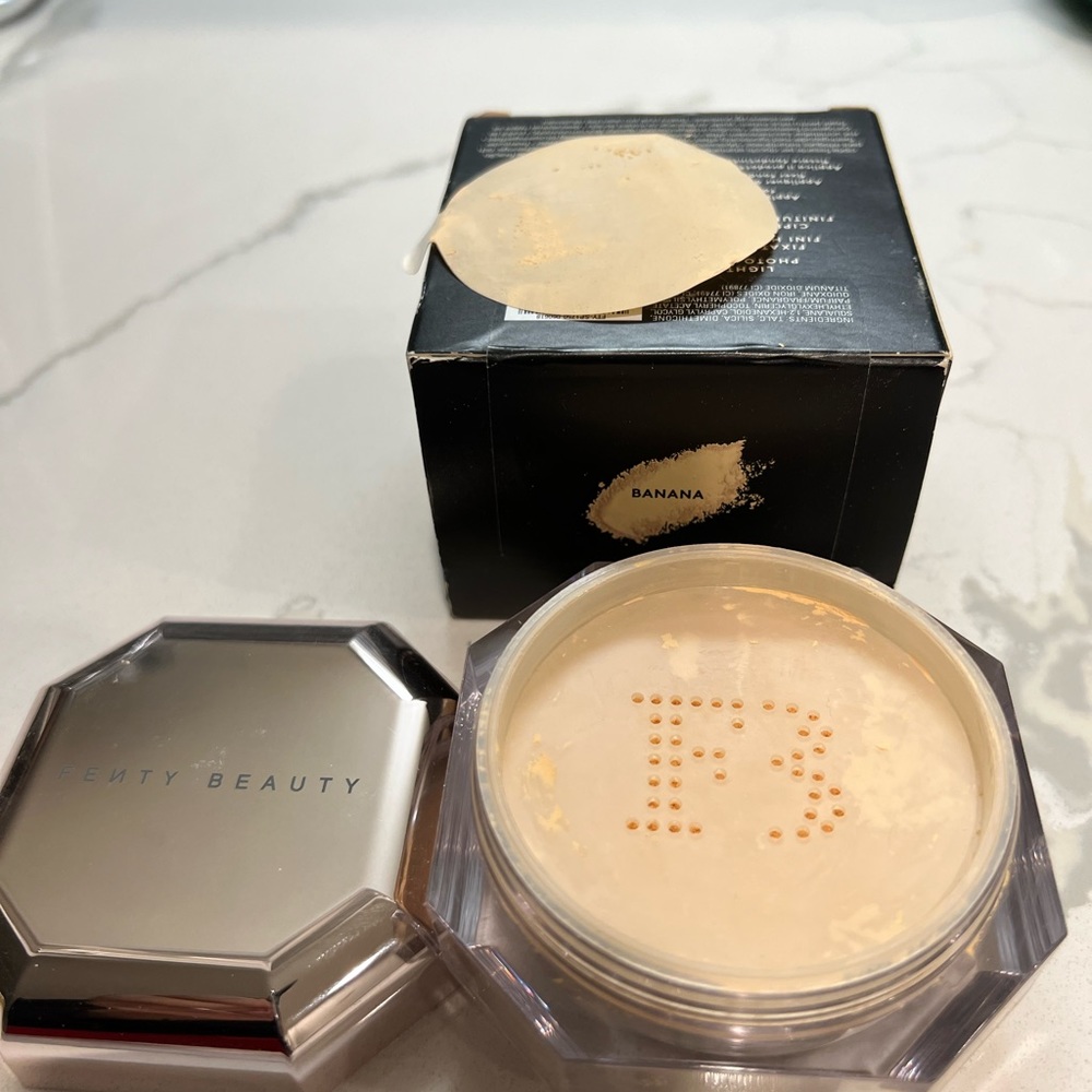 Fenty Beauty Banana setting powder